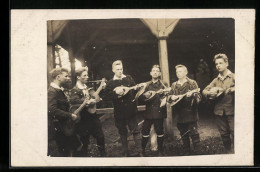 Foto-AK Männer Beim Musizieren, Camping  - Scoutisme