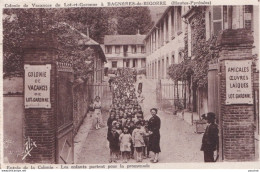 65) BAGNERES DE BIGORRE - COLONIE DE VACANCES DU LOT ET GARONNE - ENTREE LES ENFANTS...  PROMENADE - 1945  - ( 2 SCANS ) - Bagneres De Bigorre