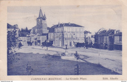 X2-65) CASTELNAU MAGNOAC (HAUTES PYRENEES) LA GRANDE PLACE -  EDITEUR ABADIE - 1933 - ( 2 SCANS ) - Castelnau Magnoac