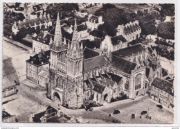 29) SAINT POL DE LEON (FINISTERE)  BASILIQUE N.D. DE L ' ANNONCIATION - ANCIENNE CATHEDRALE - VUE AERIENNE ( 2 SCANS ) - Saint-Pol-de-Léon