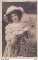 X17- ARTISTE  FEMME - FRAU - LADY - DEBRIVES -  , PAR PAUL BOYER  - (OBLITERATION 1905 - 2 SCANS) - Artistes