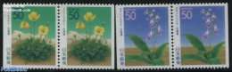 Japan 2001 Flowers From The North 2 Booklet Pairs, Mint NH, Nature - Flowers & Plants - Ungebraucht