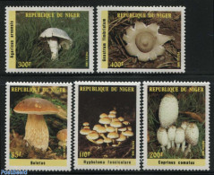 Niger 1985 Mushrooms 5v, Mint NH, Nature - Mushrooms - Paddestoelen