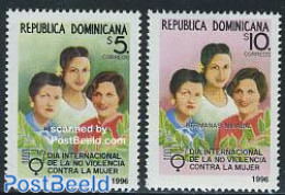 Dominican Republic 1996 Stop Violence Against Women 2v, Mint NH - Autres & Non Classés