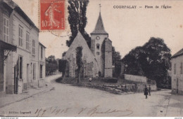 Y15- COURPALAY -  PLACE DE L '  EGLISE - ANIMEE  -  HABITANTS  - 1913   - Autres & Non Classés