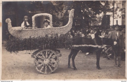 Y14-47) AIGUILLON - CARTE PHOTO PRUNET AGEN - EN 1925 - CHAR FLEURI - ATTELAGE CHEVAL  - N° 1  - ( 2 SCANS ) - Other & Unclassified