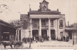 Y14-33) ARCACHON - L' HOTEL DE VILLE - ANIMATION - 1917 - ( 2 SCANS ) - Arcachon