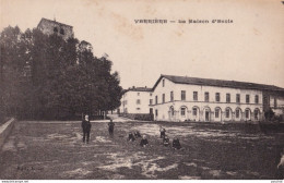 Y13-42) VERRIERE (LOIRE ) LA MAISON ECOLE - ANIMEE - ECOLIERS - ( 2 SCANS )  - Other & Unclassified