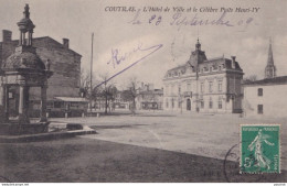 Y12-33) COUTRAS (GIRONDE) L ' HOTEL DE VILLE ET LE CELEBRE PUITS HENRI IV - 1909 - Autres & Non Classés