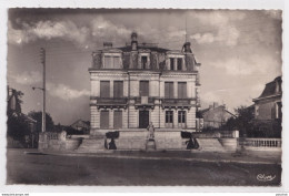 Y12-16) MONTBRON (CHARENTE) L ' HOTEL DE VILLE - ( 2 SCANS ) - Other & Unclassified