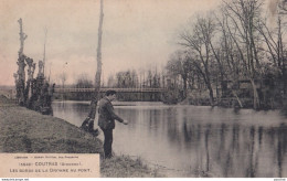 Y11-33) COUTRAS (GIRONDE) LES BORDS DE LA DRONNE AU PONT - ( ANIMEE - PECHEUR A LA LIGNE - 2 SCANS )  - Autres & Non Classés