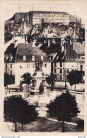 Y22-90) BELFORT - LE MONUMENT DES TROIS SIEGES ET LE CHATEAU - ( 2 SCANS ) - Belfort - Ville