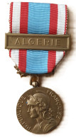 MÉDAILLE FRANÇAISE Commémorative Des Opérations De Sécurité Et De Maintien De L’ordre Barrette "ALGERIE" - Frankreich