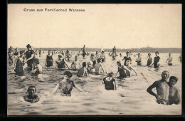 AK Berlin-Wannsee, Besucher Im Wasser  - Mode