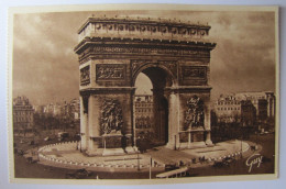 FRANCE - PARIS - L'Arc De Triomphe - Triumphbogen