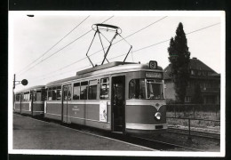 Fotografie Peter Boehm, Düsseldorf, Ansicht Duisburg, Strassenbahn-Triebwagen Nr. 231, Linme 9 Richtung Hamborn  - Places