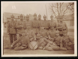 Fotografie 1.WK, Deutsche Soldaten In Feldgrau Teilweise Mit Orden Eisernes Kreuz EK II  - Krieg, Militär
