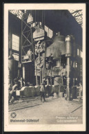 AK Leipzig, Frühjahrsmesse 1925, Fabrikarbeiter Der Rheinmetall Düsseldorf An Einer Presse  - Industry