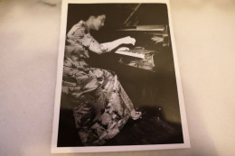 XIE DAGIUN - CHINA PIANO PLAYER ARTISTS MUSICIANS Al VIII-lea Festival International George Enescu 20-29 Septembrie 1979 - Famous People