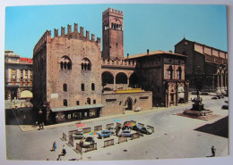 ITALIE - EMILIA-ROMAGNA - BOLOGNA - Piazza Nettuno E Palazzo Re Enzo - Bologna