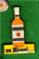 PIN'S ÉPOXY " RICARD UN RICARD ,... "_DP53 - Markennamen