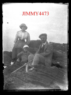 La Famille Pinard Sur Les Rochers En 1905 - Plaque De Verre - Taille 88 X 118 Mlls - Diapositiva Su Vetro