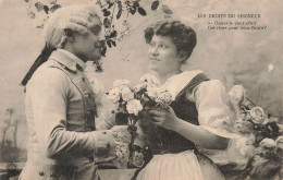 COUPLES - Les Droits Du Seigneur - Homme Donnant Un Bouquet à Sa Femme - Carte Postale Ancienne - Koppels