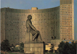 RUSSIE - Moscow - The Cosmos Hotel And The Monument To Kostantin - Tsiolkovsky - Statue - Carte Postale - Russie