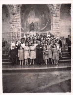 Photo Originale - Habitants De  SCAER ( 29- Finistere ) En Pelerinage A Lourdes En 1954 - Format 18 X 24 Cm - Andere & Zonder Classificatie