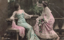 FANTAISIES - Femmes - Fleurs - Carte Postale Ancienne - Donne