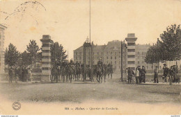 77 MELUN QUARTIER DE CAVALERIE - Casernas