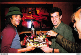 CEDRIC PIOLINE FETE SES ADIEUX AU TENNIS AU BARFLY ENTOURE DE SES MEILLEURS AMIS YANNICK NOAH PHOTO DE PRESSE ANGELI - Célébrités