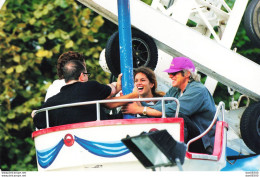 CINDY CRAWFORD ET RICHARD GERE DANS UN MANEGE  PHOTO DE PRESSE ANGELI - Famous People