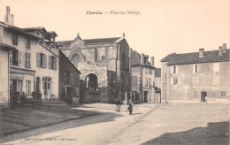 42 CHARLIEN PLACE DE L ABBAYE - Charlieu