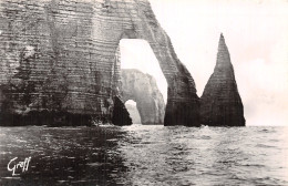 76 ETRETAT LA PORTE D AVAL - Etretat