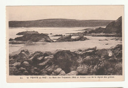 29 . PLOGOFF . POINTE DU RAZ . LA BAIE DES TREPASSES VUE DE LA REGION DES GROTTES - Plogoff