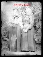 Portrait De Deux Femmes, à Identifier - Plaque De Verre - Taille 88 X 118 Mlls - Glass Slides