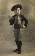 Photo CPA Junge In Torero-Uniform, Portrait, Stierkampf - Andere & Zonder Classificatie