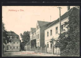 AK Mühlberg A. Elbe, Strassenpartie Mit Schaulustigen Die Aus Ihren Fenstern Lugen  - Mühlberg