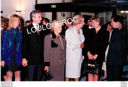 LADY DIANA EXPOSITION PAUL CEZANNE 1995 MADAME CHIRAC  MME POMPIDOU ET BERNARD ARNAULT PHOTO PRESSE ANGELI 27X18CM - Famous People