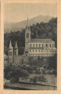 65 - Lourdes - La Basilique - CPA - Voir Scans Recto-Verso - Lourdes