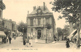 64 - Biarritz - L'Hôtel-de-Ville - Animée - CPA - Voir Scans Recto-Verso - Biarritz