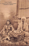 Types D'Algérie - Bourgeois Arabes Prenant Le Kahoua - Costumes De La Kabylie - Ed. Ch. Colas & Cie 31 - Women