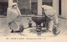 Algérie - Mauresques Dans Le Patio - Ed. LL Lévy 7087 - Women