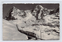 Wengernalp-Jungfraubahn (BE) Die Wengernalp-Jungfraubahn Mit Eiger U. Mönch Photo Gyger Adelboden - Autres & Non Classés