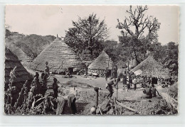 Guinée Conakry - Village Bassari - Ed. COGEX 1346 - Guinee