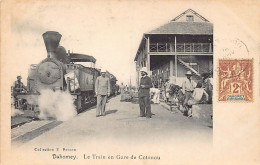 Bénin - COTONOU - Le Train En Gare - Ed. E. Besson  - Benin