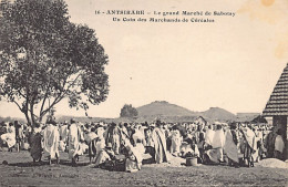 Madagascar - ANTSIRABÉ - Le Grand Marché De Sabotsy - Un Coin Des Marchands De Céréales - Ed. J. Ranaivo 16 - Madagaskar