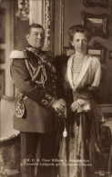 CPA Prince  Wilhelm Von Hohenzollern Mit Princesse Adelgunde Von  - Familles Royales