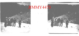 Les Bossons Bien Animés En 1908 - Plaque De Verre En Stéréo - Personnages à Identifier - Taille 43 X 107 Mlls - Glass Slides